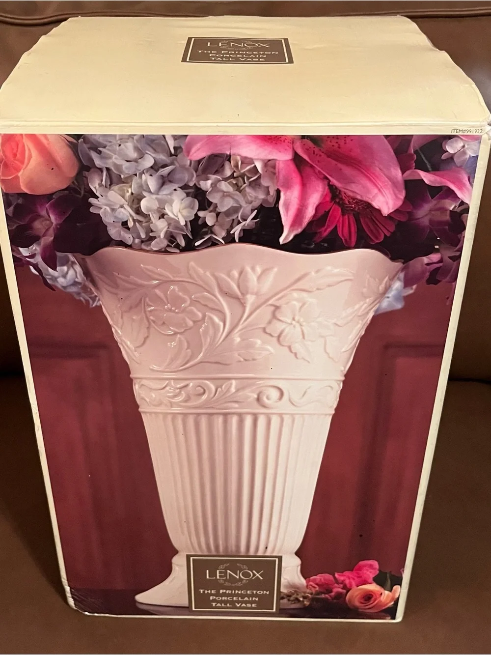 Lenox The Princeton Ivory Porcelain Tall Vase w/ 14k Gold Scalloped Rim